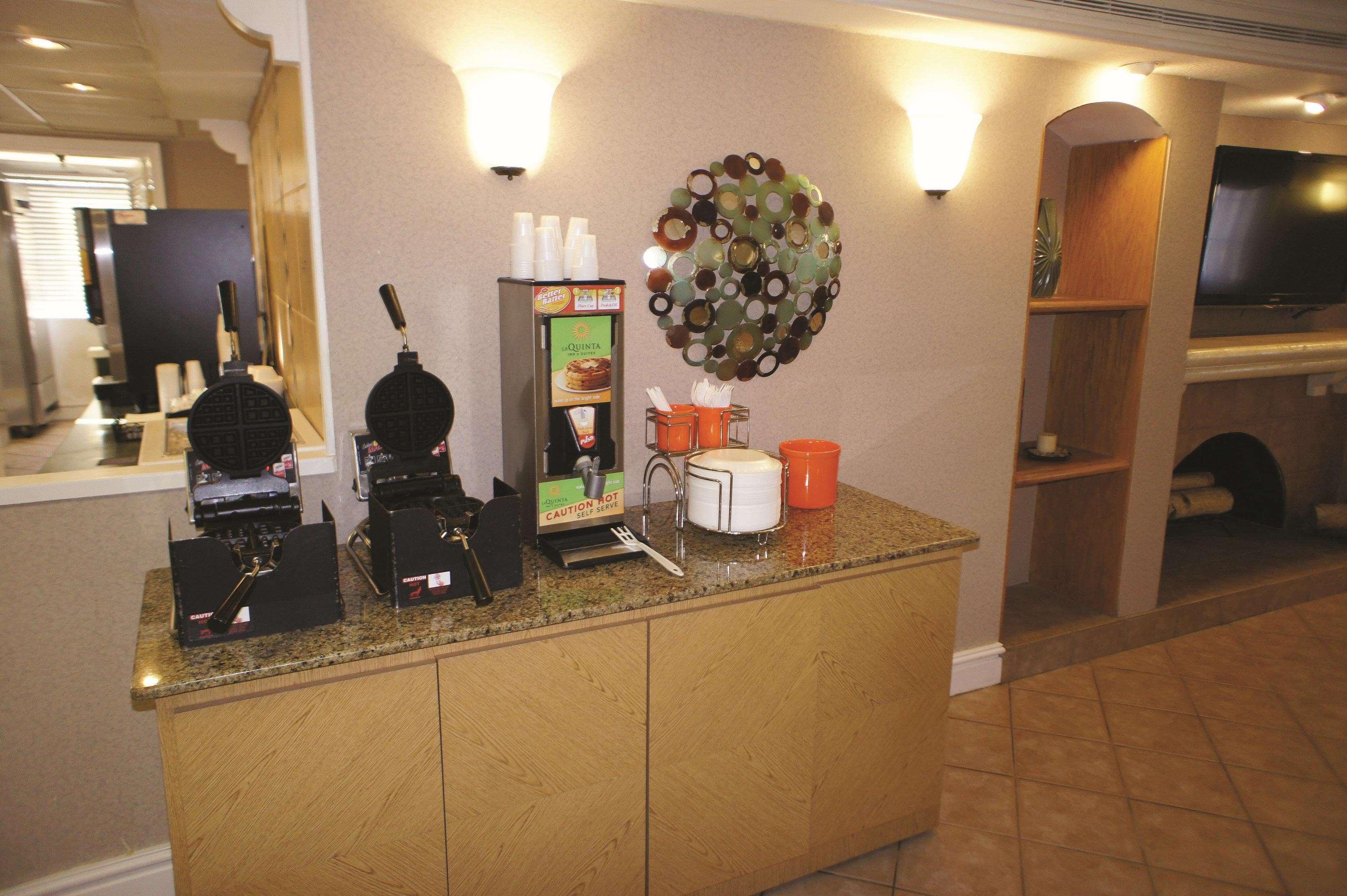 La Quinta Inn By Wyndham Norfolk Virginia Beach Eksteriør billede