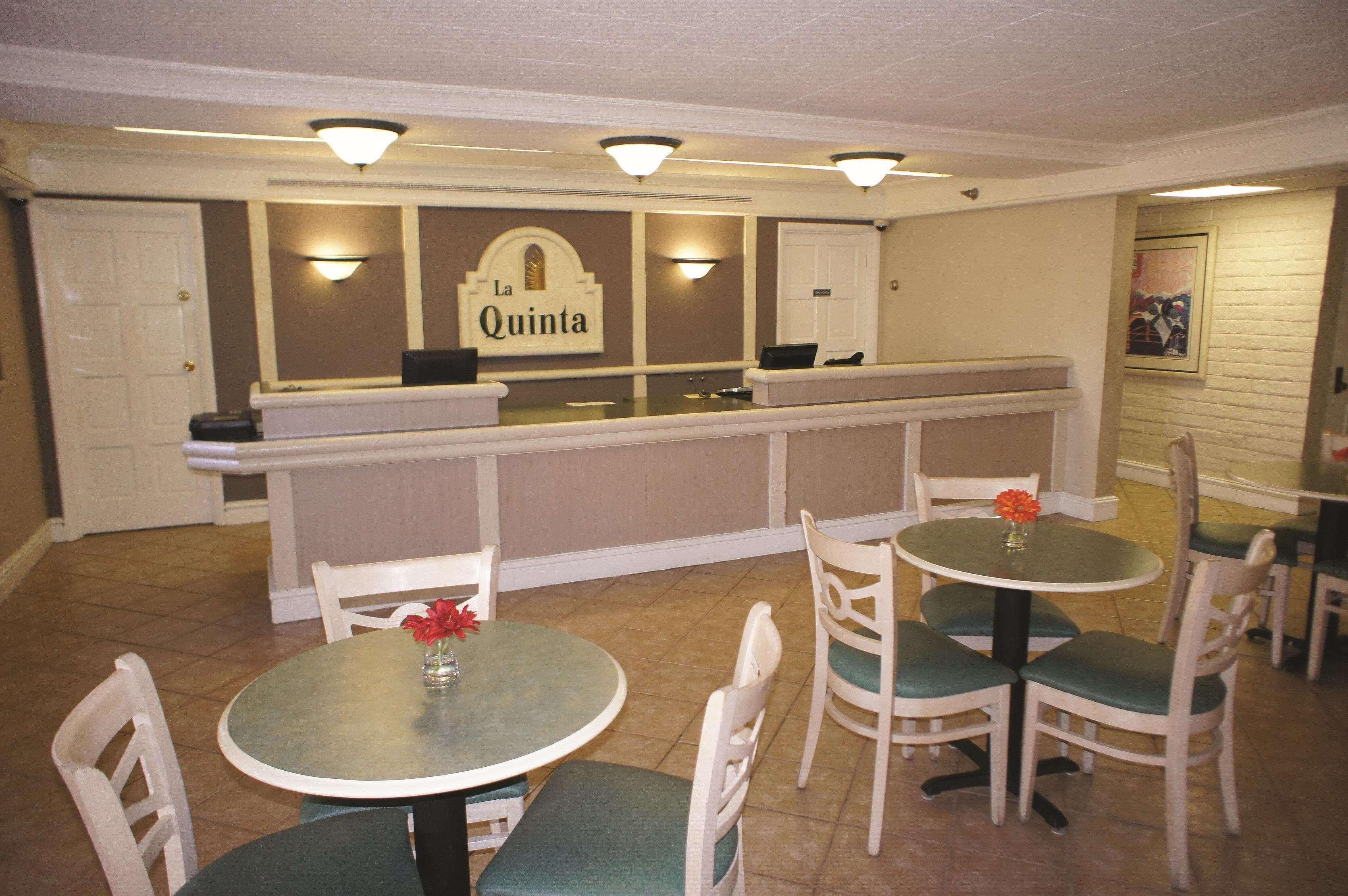 La Quinta Inn By Wyndham Norfolk Virginia Beach Eksteriør billede